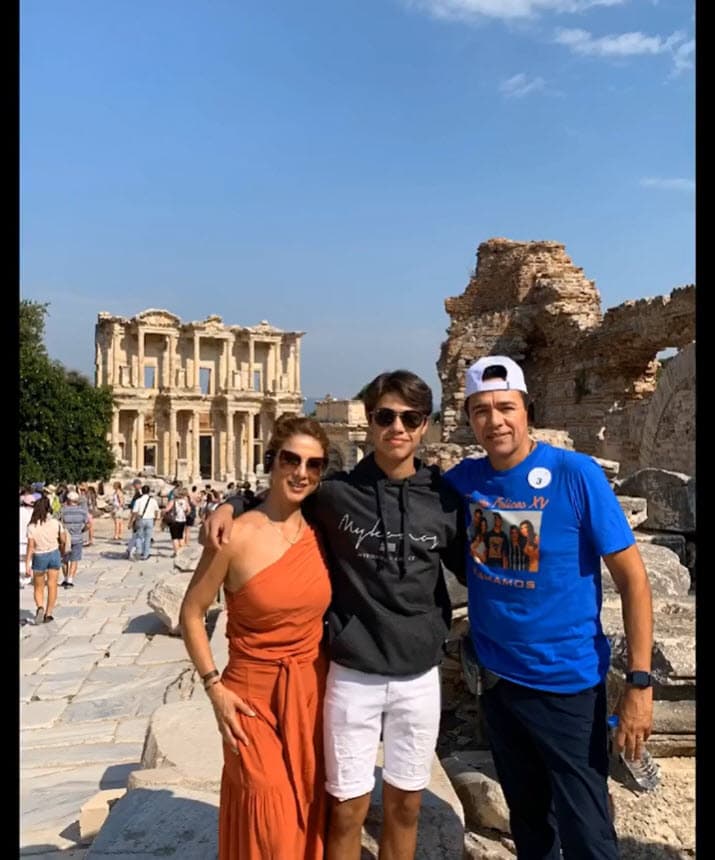 Tanto él como su hermana son quienes han dejado ver que heredaron de sus padres el gusto musical. 
<br>