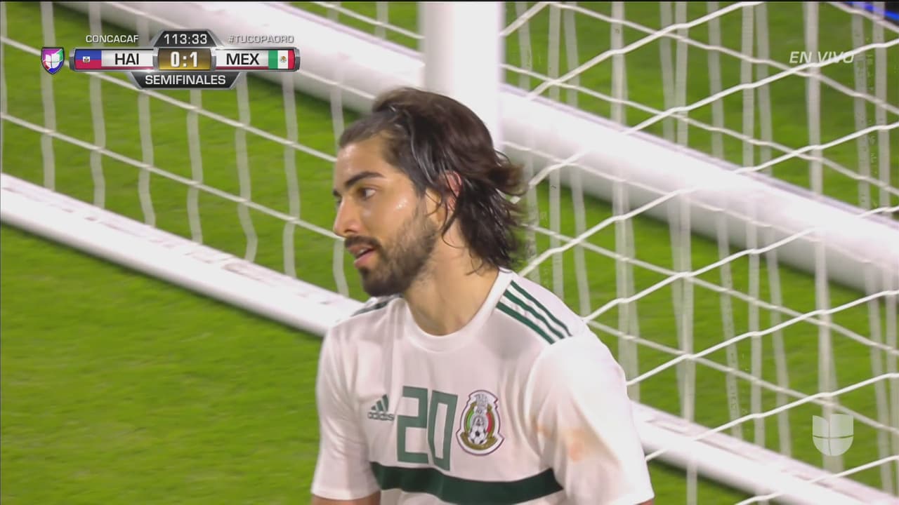 ¡Pero qué falla de Rodolfo Pizarro!