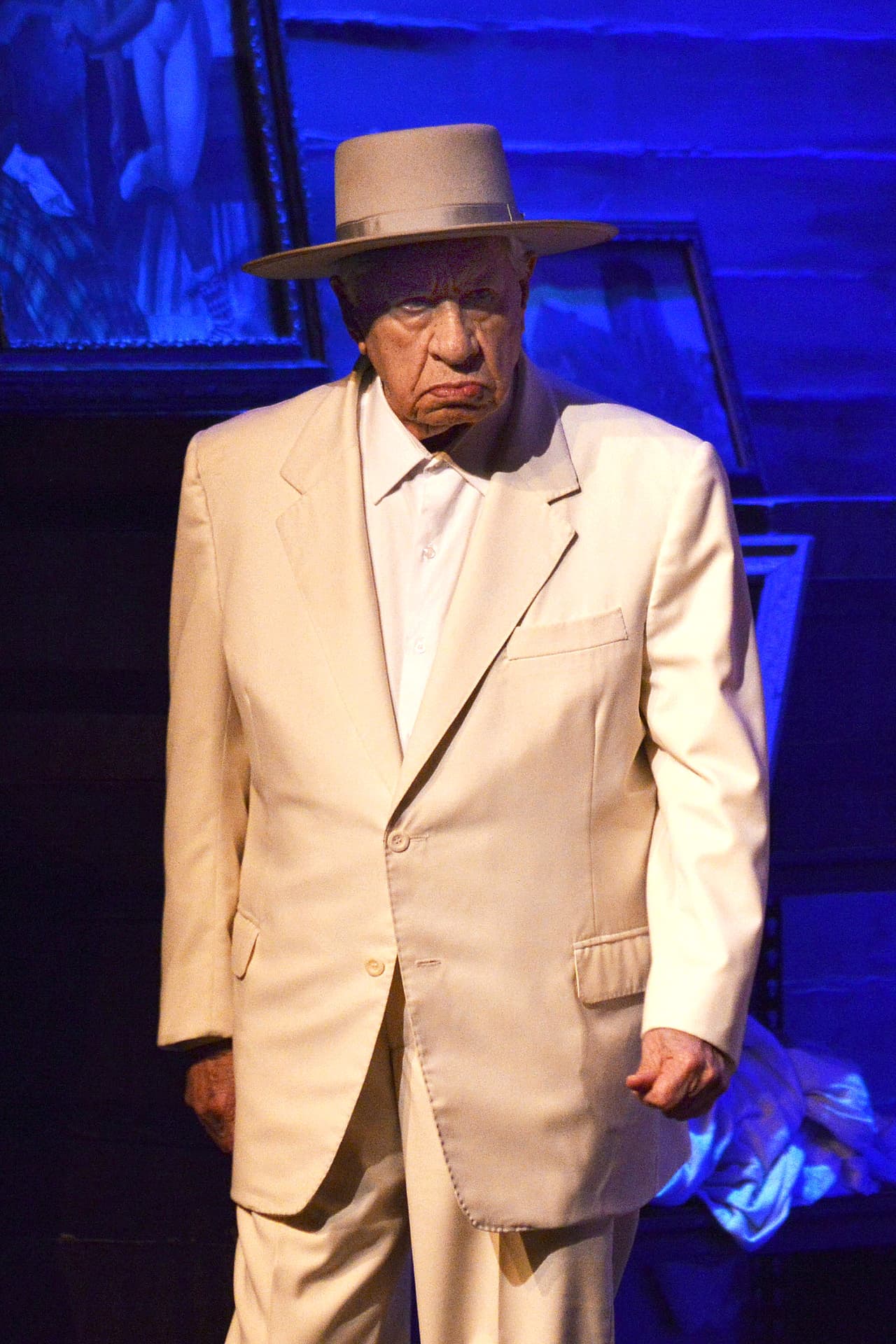 “Le dio un problema pulmonar, como una neumonía, tenía una flema molesta, tos, su voz, se quedaba afónico, pero no una anemia, sus pies se le hinchaban, cositas, nada grave”, dijo el también actor en declaraciones que publicó el programa ‘De primera mano’ este viernes.