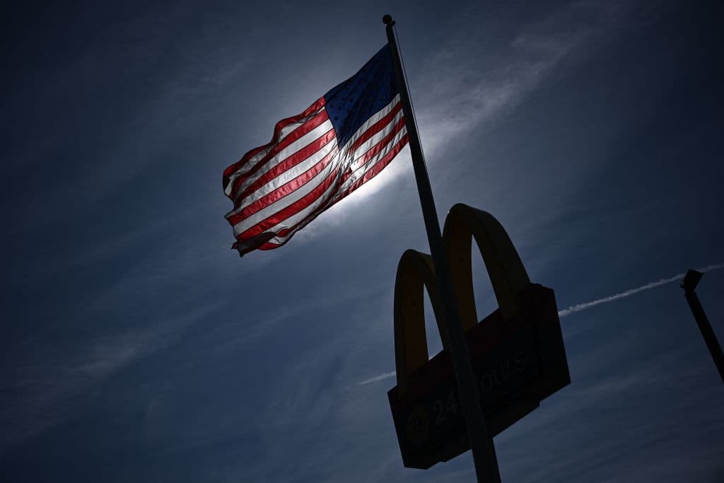 <h2 class="cms-H2-H2">1. San Francisco </h2>
<br>La ciudad de San Francisco en California encabeza la lista con los precios más altos en comida rápida. En promedio los consumidores pagan $13.88 por una comida en un restaurante de cadena.
<br>
<br>En el lado opuesto está Columbus, Ohio, donde la comida rápida es más barata, el precio medio es de $10.01 dólares, justo por encima del umbral de los dos dígitos.