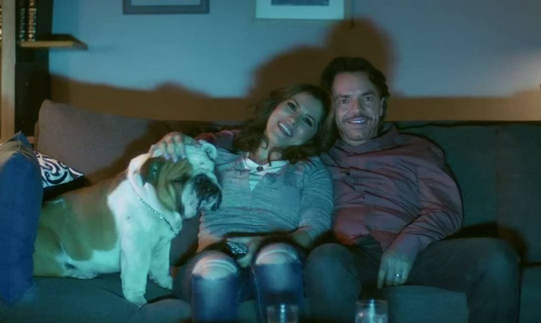 No obstante, Eugenio Derbez aseguró que nunca se ha arrepentido de interceder por ellos a pesar de que "cada que me miro al espejo, veo un lado más colgado que el otro", finalizó.