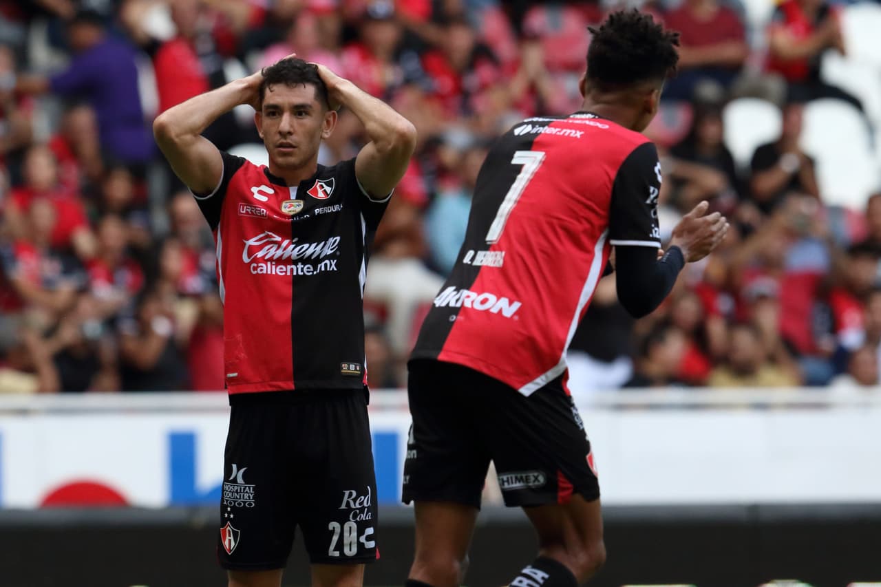 Atlas y Pumas se quedaron con las ganas y de la victoria al dividir puntos en un partido en el que humo emociones pero no goles.