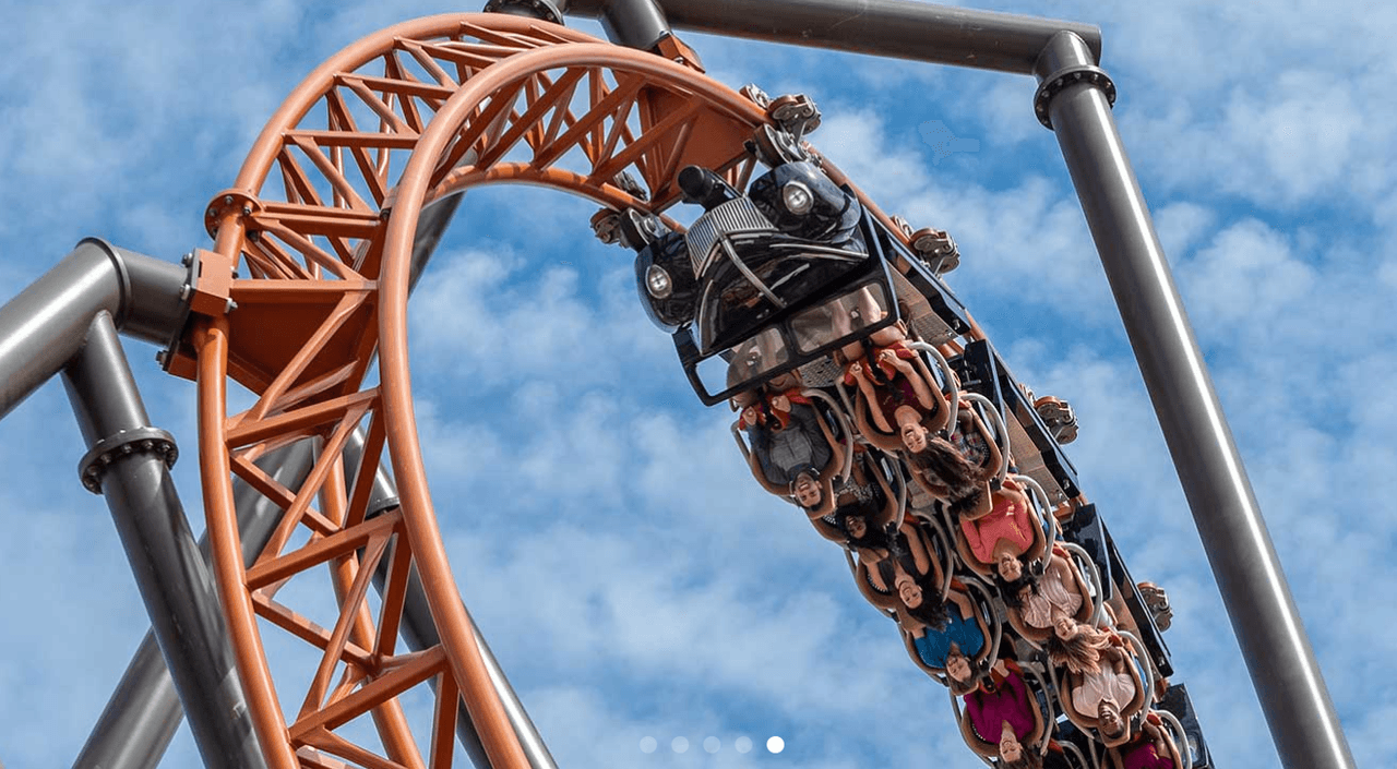 Cierran nueva montaña rusa en Carowinds después de que una persona resultó herida