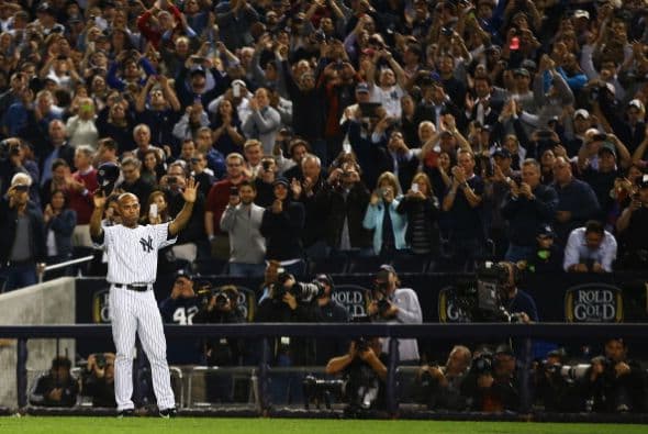 El YAnkee Stadium se puso de pie para dedicarle uuna larga y emotiva despedida.