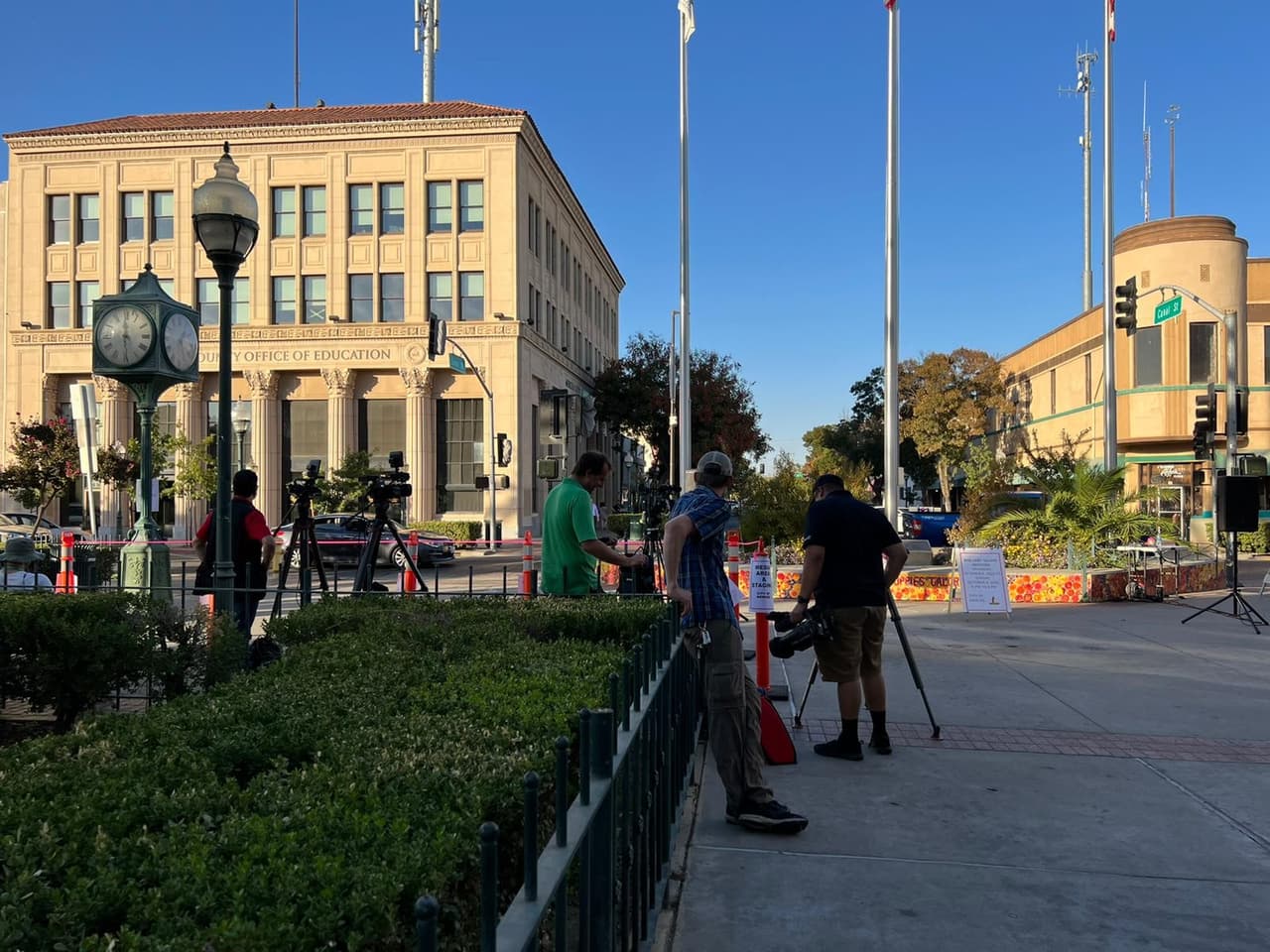 Desde temprana hora comenzaron los preparativos para realizar la vigilia.