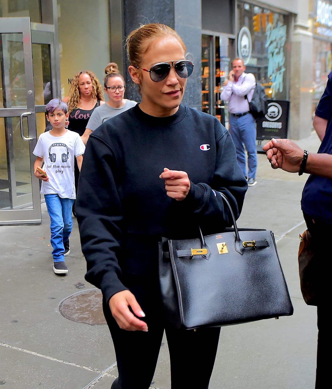 Jennifer confesó que el Día de Brujas es una fecha que disfruta mucho, pero debido a la pandemia este año la celebró muy diferente.
<br>