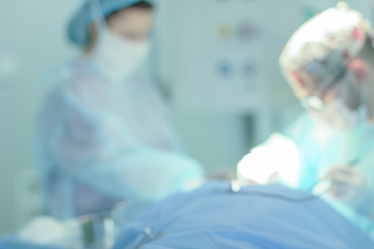 En el puesto 4 se encuentra el Stanford Health Care-Hospital de Stanford, ubicado en 300 Pasteur Dr, Stanford, CA 94305.
<br>
<br>−Puntaje: 90.3.
<br>−Número de camas: 477.
<br>−Especialidades: cardiología, diabetes, gastroenterología, cirugía general y visceral, ginecología y obstetricia, cuidado de la memoria, neurología, oftalmología, otorrinolaringología, psiquiatría, neumología, oncología radioterápica, reumatología, traumatología y urología.