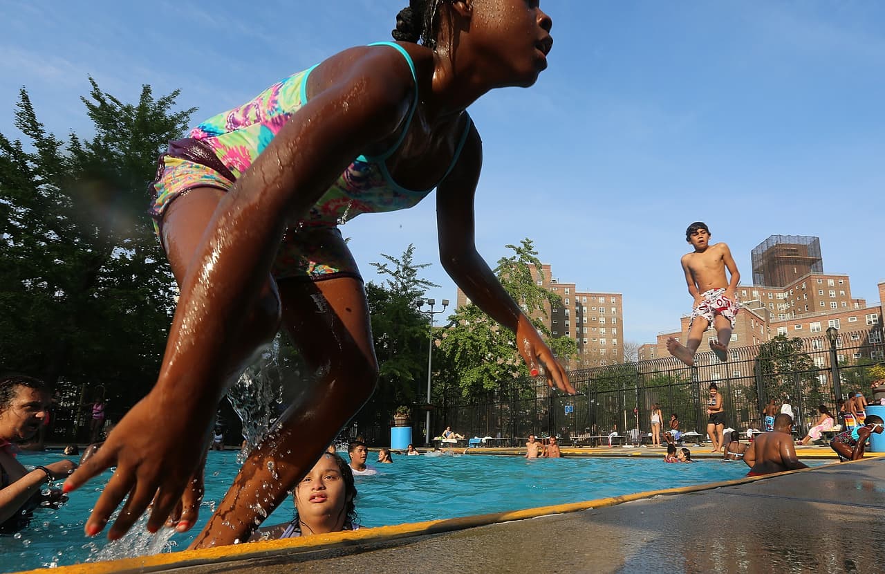 ¿Estás interesado y quieres registrar a tu hijo? 
<b>Puedes llamar al 832.395.7129. </b>