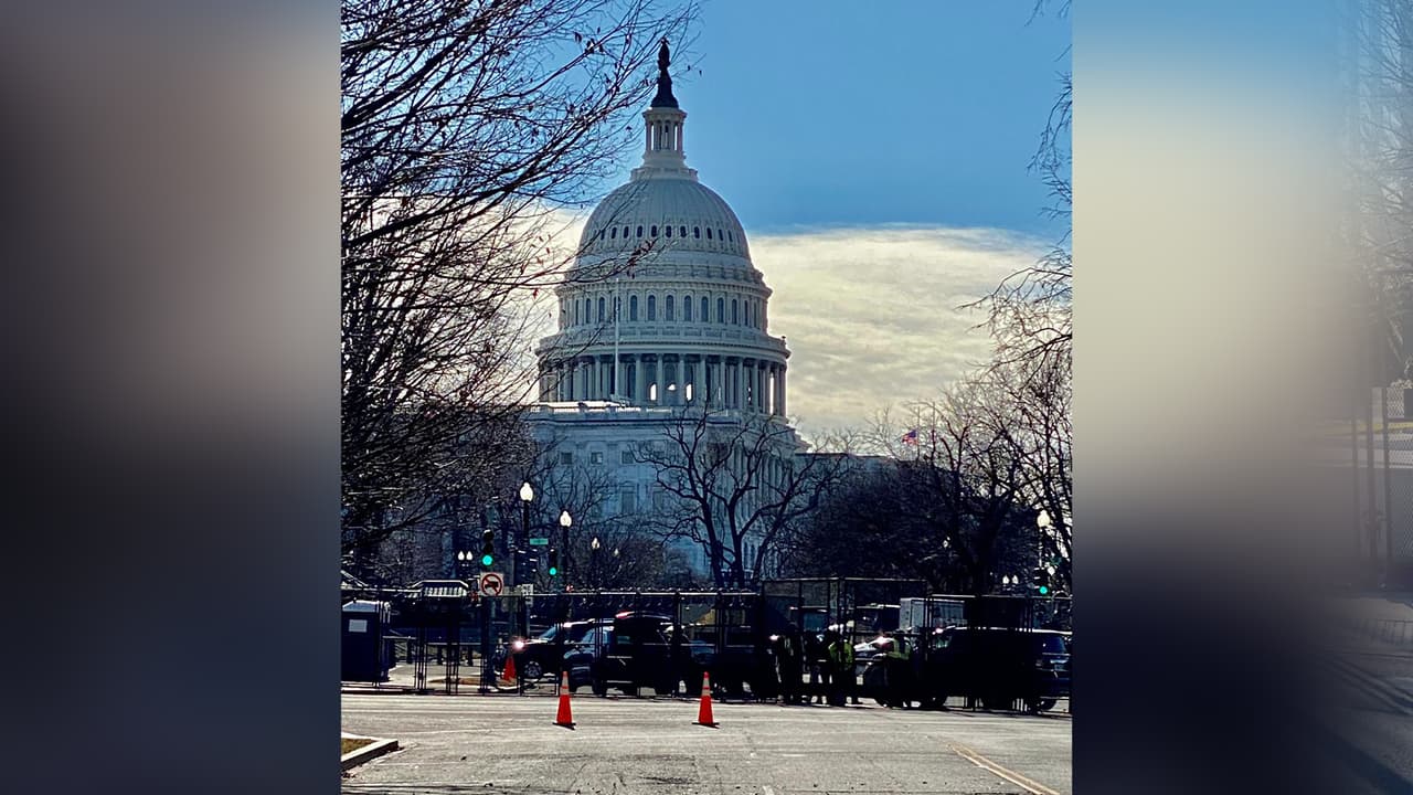 Biden presentará un programa para regularizar a indocumentados en EEUU, entre otras medidas de inmigración, asegura González.