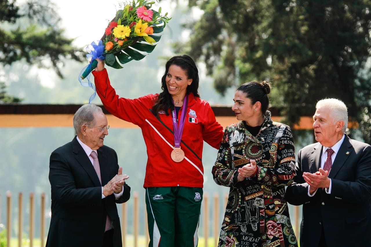 De acuerdo con los estatutos, la WADA puede reexaminar pruebas hasta 10 años tras ser hechas, lo que permitió que en 2016 se evaluaran, a petición del COI, las de atletas de Pekín y Londres.