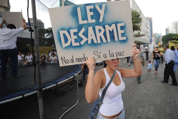 La abstención fue esa vez de 75 por ciento y facilitó el triunfo del chavismo. La oposición pensó que si no se presentaba y promovía la abstención lograría que la Asamblea Nacional quedara deslegitimada y débil, pero eso no ocurrió.