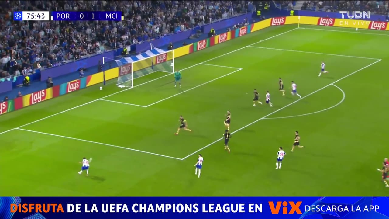 ¡Tremendo centro de Santi que Pepe no logra finiquitar!