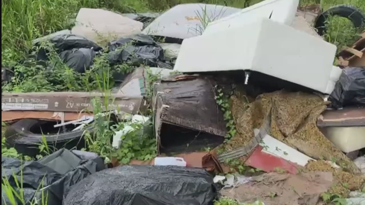Es un delito grave botar escombros en lugares no autorizados de Hialeah
