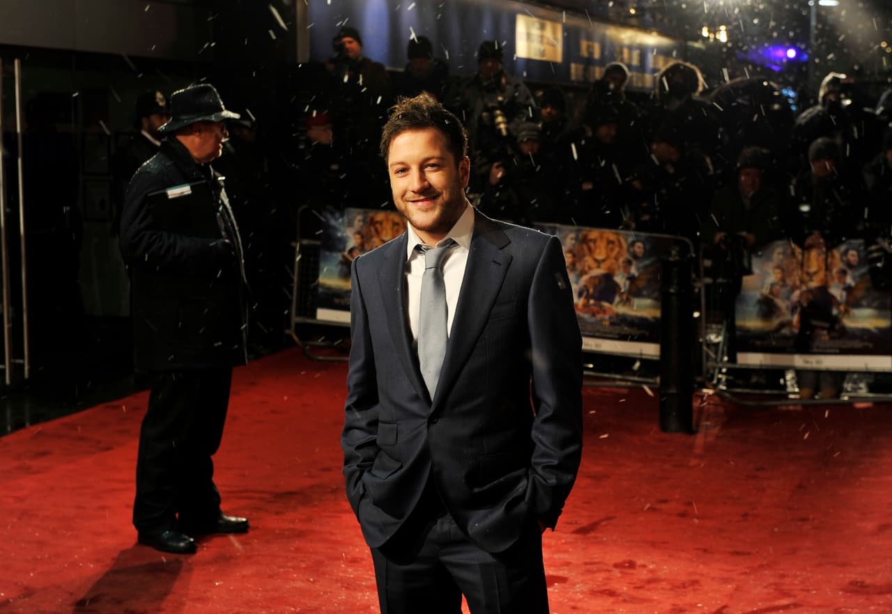 “
<b>Matt comenzó a seguir a Meghan</b> (en redes sociales) a principios de 2015 porque él pensaba que era una 
<b>hermosa estrella</b> de la serie ‘Suits’, pero quedó atónito cuando de manera inmediata 
<b>ella comenzó a seguirlo</b> (también en redes sociales) y ella empezó a mandarle 
<b>mensajes privados</b>. Le dijo que ella era una gran admiradora de su trabajo”, dijo una de las fuentes de The Sun.