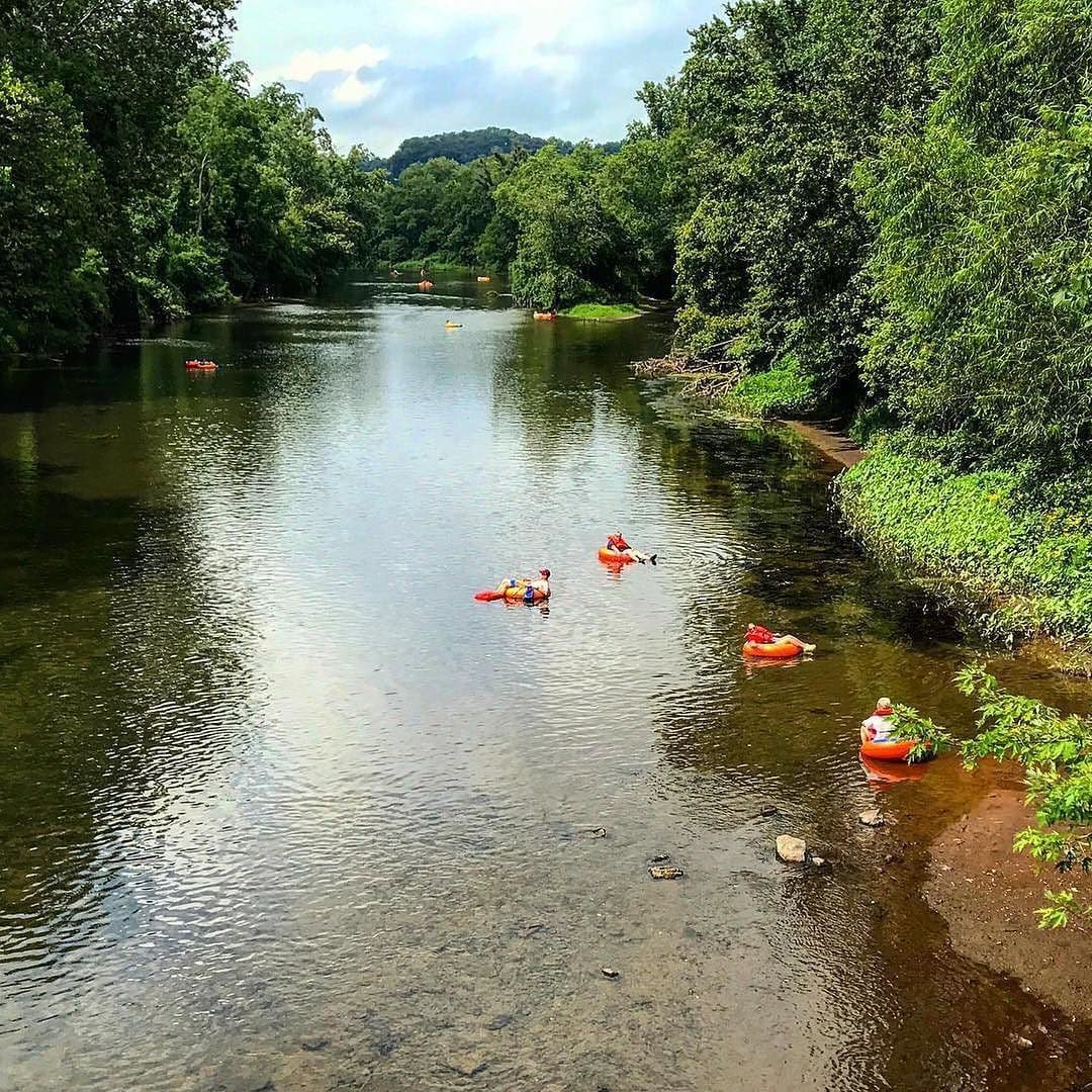 No encontrará ningún rápido aquí, pero es probable que llegue a algunos pozos para nadar más profundos, perfectos para detenerse y darse un chapuzón rápido durante su viaje.