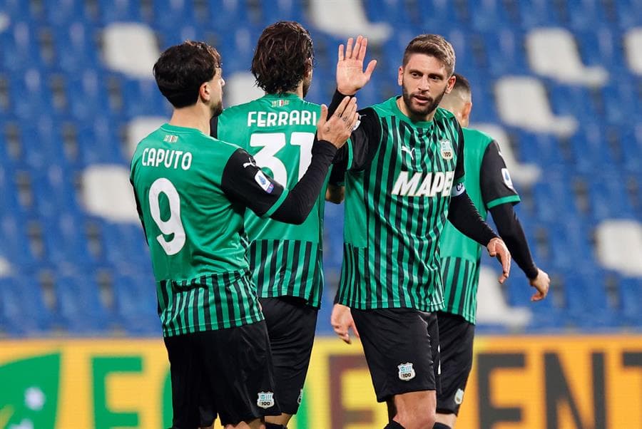 De último minuto, Francesco Caputo cobra penal para los 'neroverdi' y empata el partido ante el Napoli 3-3 de último minuto. Los goles por parte de los azules fueron de Zielinski, Di Lorenzo e Insigne. Por parte de Sassuolo, fueron Maksimovic y Verardi en la Jornada 25 de la Serie A.