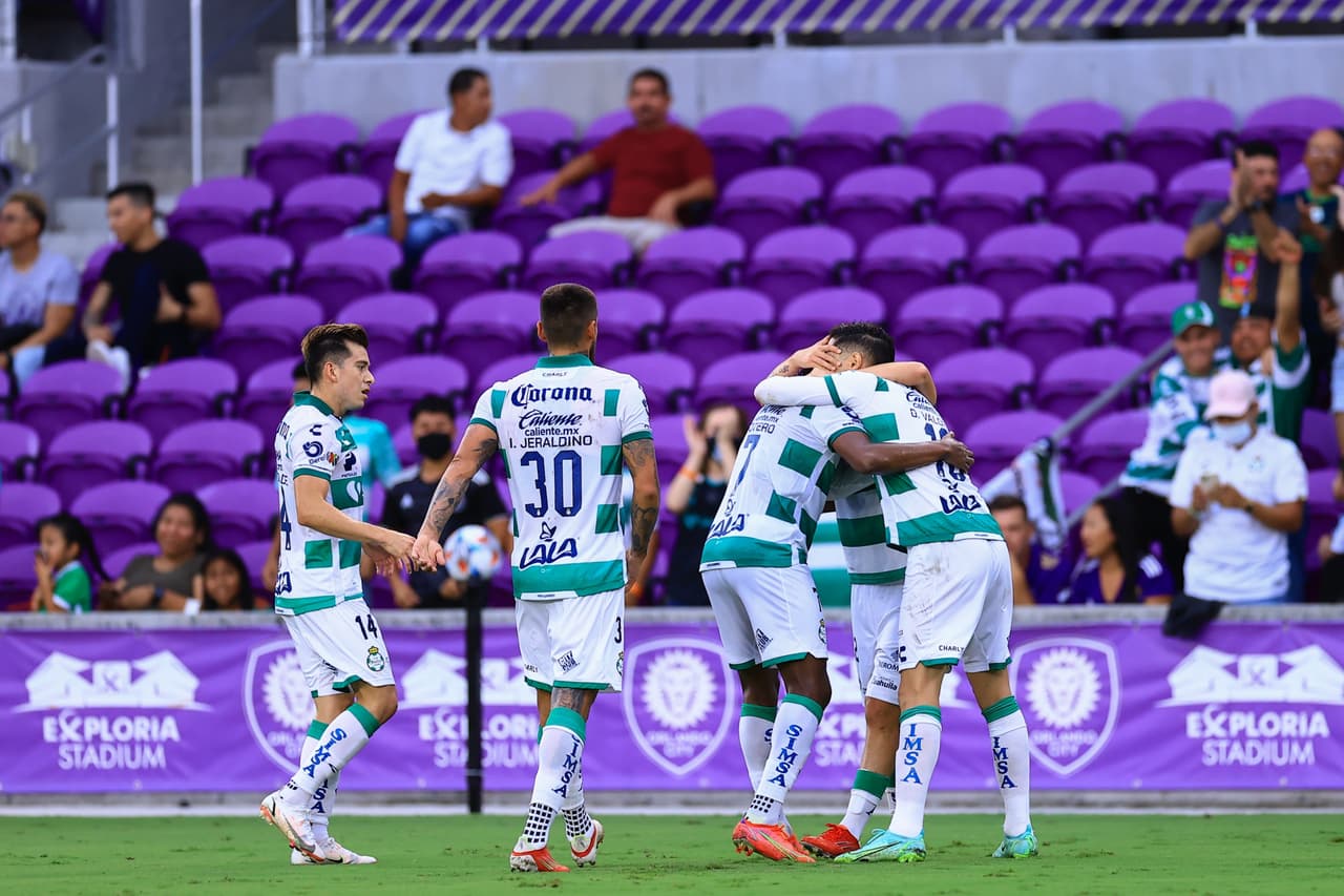Juan Ferney Otero se pone la capa de héore y con su solitario gol al minuto 30, Santos vence 0-1 al Orlando City en los cuartos de final.