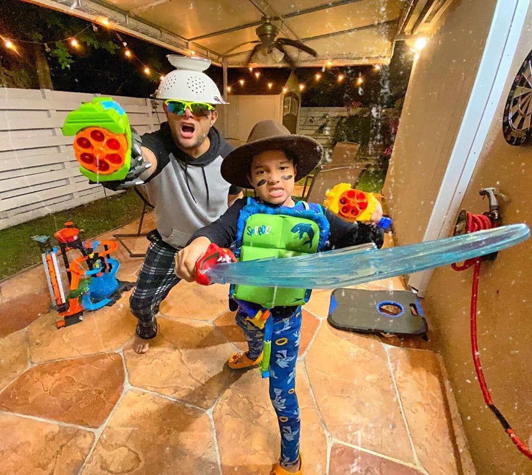 Es cierto: el mundo enfrenta un gran reto llamado coronavirus. Sin embargo, solo la disciplina, el amor y la información nos pueden ayudar en el combate, en donde debemos mantener siempre la mejor actitud, como hace nuestro Lud Camacho.