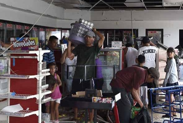 Las estampas de destrucción hablan por si mismas, no solo en el poblado, pero además en centros turisticos de la popular zona. A continuación las estampas de destrucción del huracán Odile.