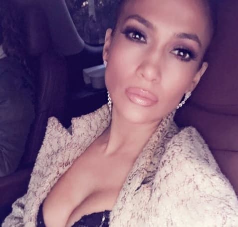 Jennifer López se proclamó recargada, por lo que habrá que estar alerta a los proyectos que comience a anunciar en los próximos días, pues si por algo se le conoce es porque siempre está trabajando.