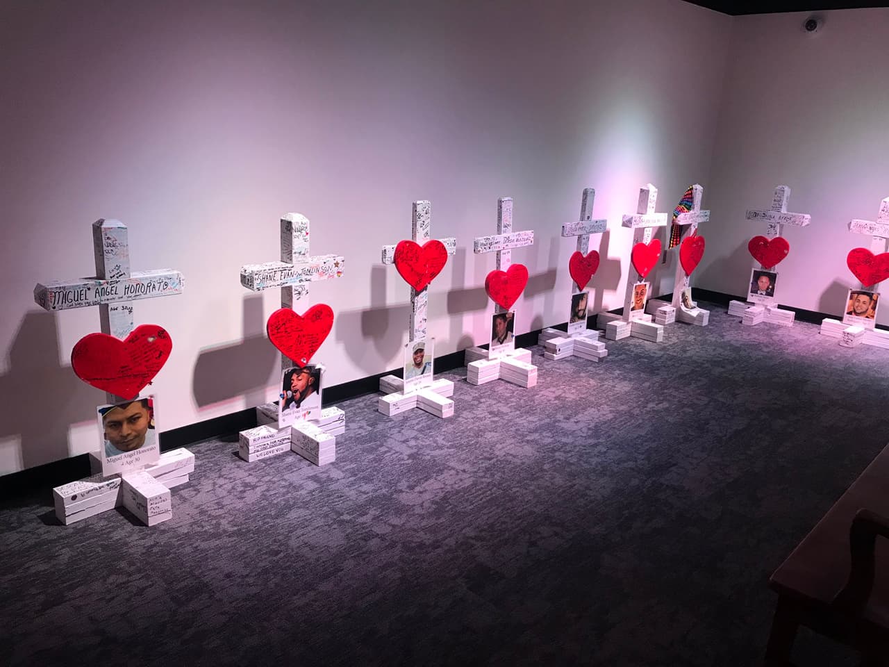 El Centro de Historia Regional del Condado de Orange se unió para recordar a las 49 víctimas del tiroteo de la discoteca Pulse de Orlando en 2016.
<br>