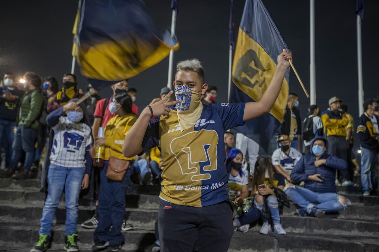 Pese a petición del club, aficionados de Pumas asisten al estadio