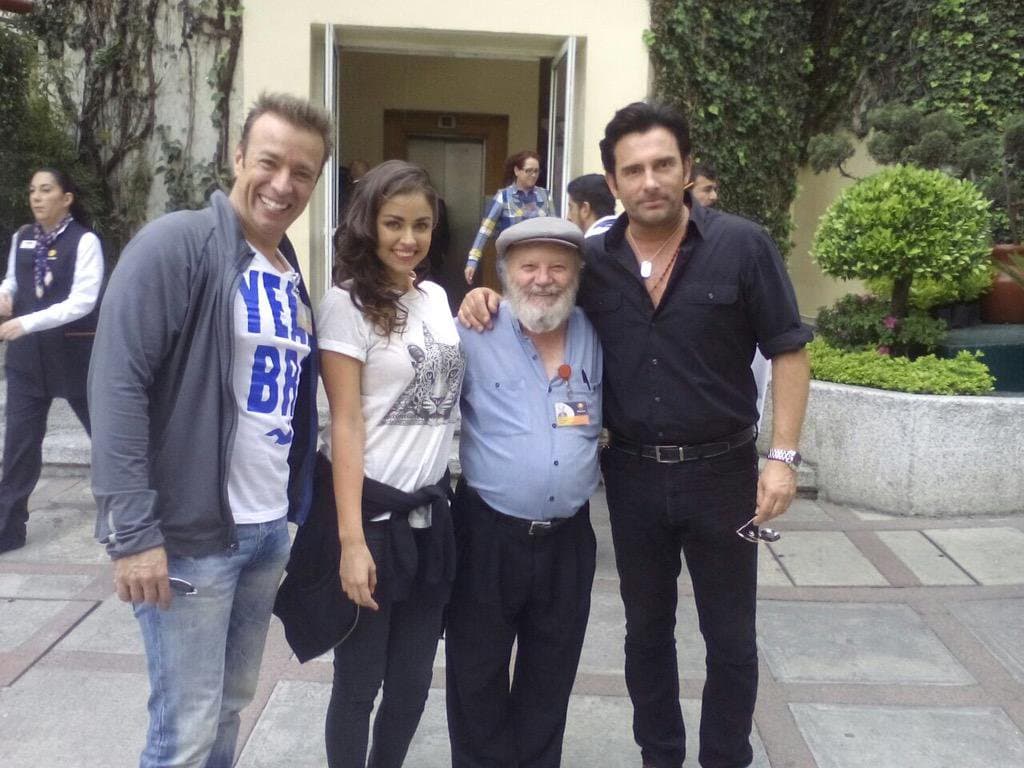 Expresó que, al día, trabaja de cinco a seis horas como conductor. “Todo depende de cómo me vaya sintiendo, porque pues tampoco puedo estar mucho tiempo sentado en el auto, es muy cansado”.