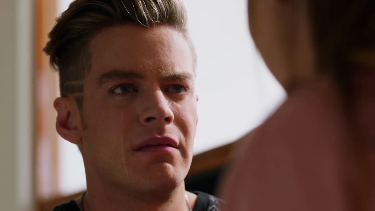 Después de confesarle que ella es su mamá, Yamelí le reveló a 
<b>Erick</b> que Charly lleva su misma sangre, pero no como su hermano, sino como su padre. Ante el confrontamiento de Erick a Charly, éste se quedó sin palabras.