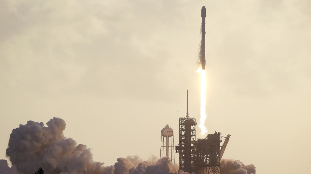 SpaceX lanza un satélite espía para una agencia de inteligencia de Estados Unidos