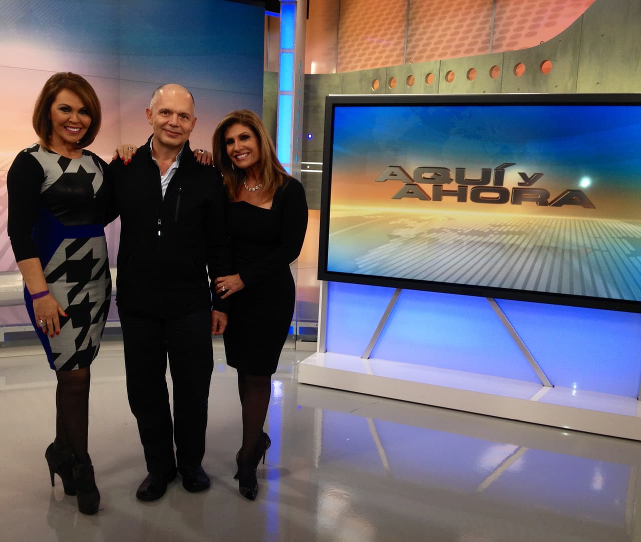 Con Jairo Marín, productor ejecutivo de Aquí y Ahora, durante una de las grabaciones.