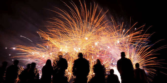 Corolla Park tiene una playa extensa que sirve de para ver los fuegos artificiales.