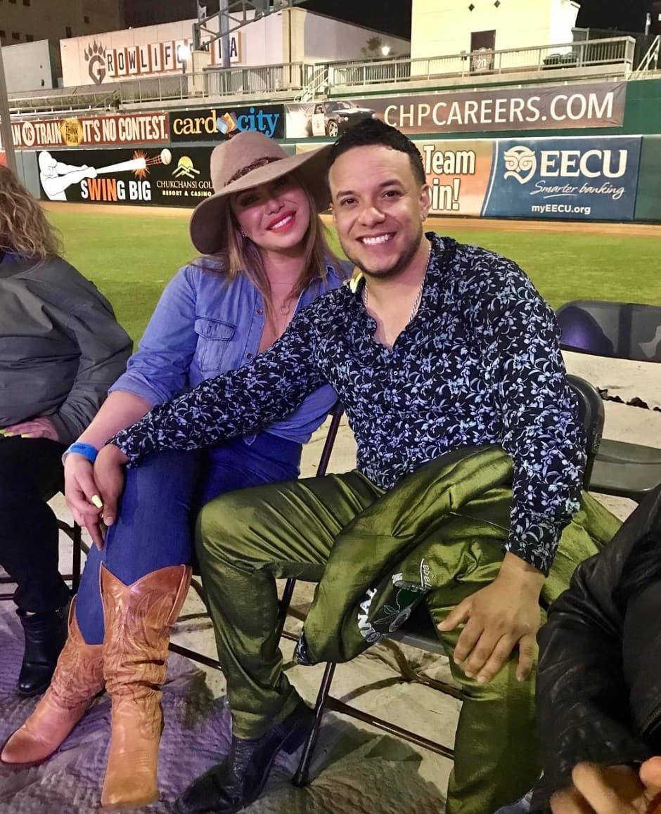 Su relación con Lorenzo comenzó en abril del 2017, tuvieron algunos obstáculos al principio e incluso, pusieron una pausa a su noviazgo, antes de volver y decidir finalmente casarse.