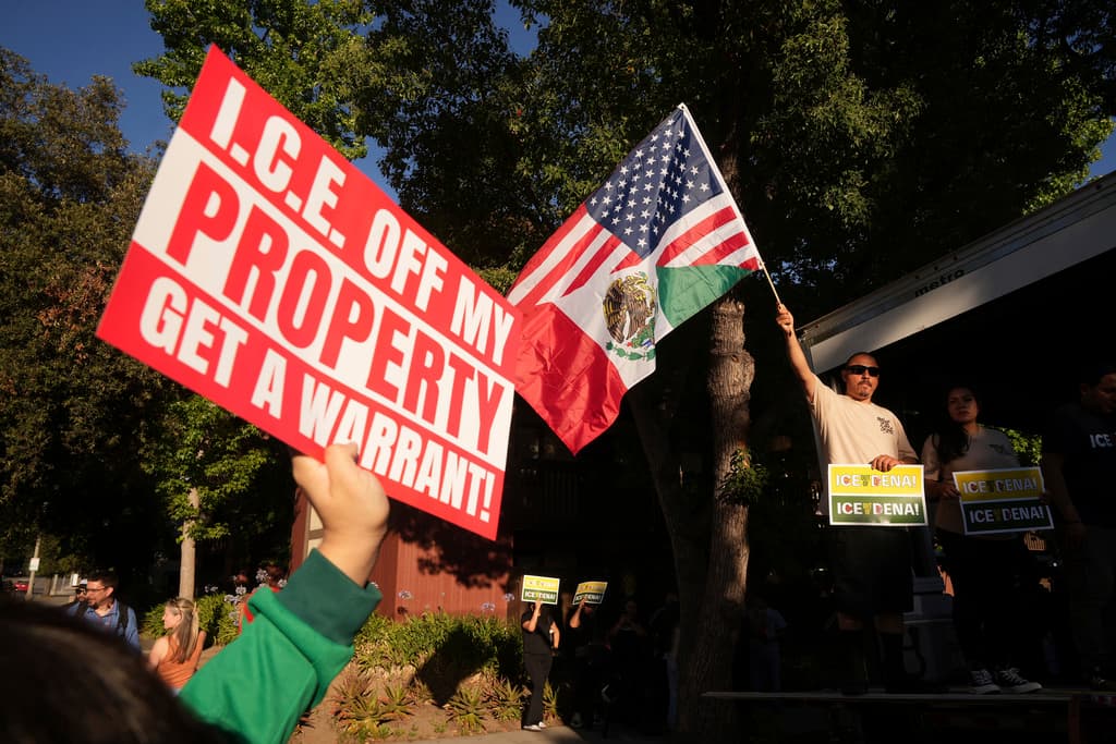 Cómo afectan a los estadounidenses de familias con estatus mixto las políticas migratorias de Trump: una encuesta intenta responderlo