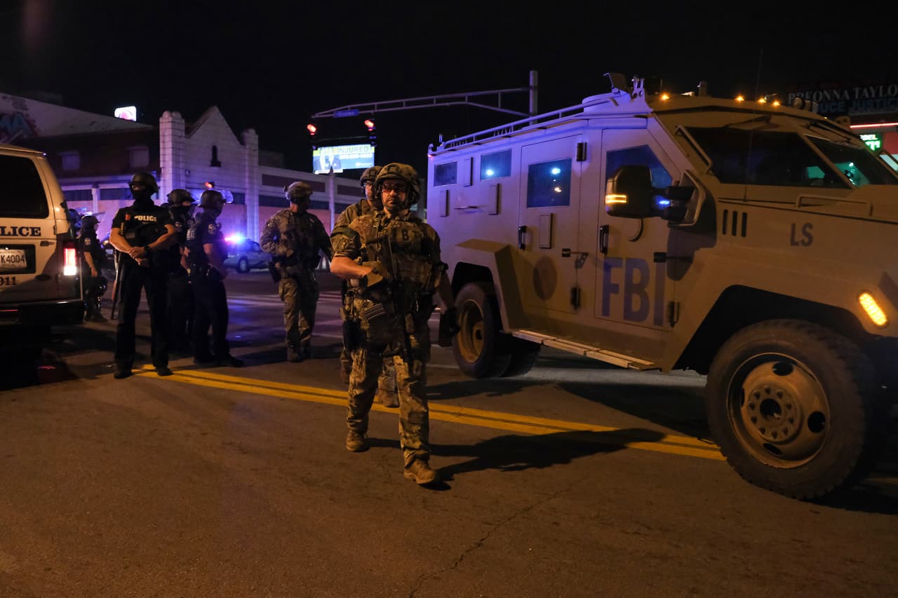 El desastroso operativo del Ejército y el FBI: entraron al sitio equivocado y detuvieron a un piloto de Delta