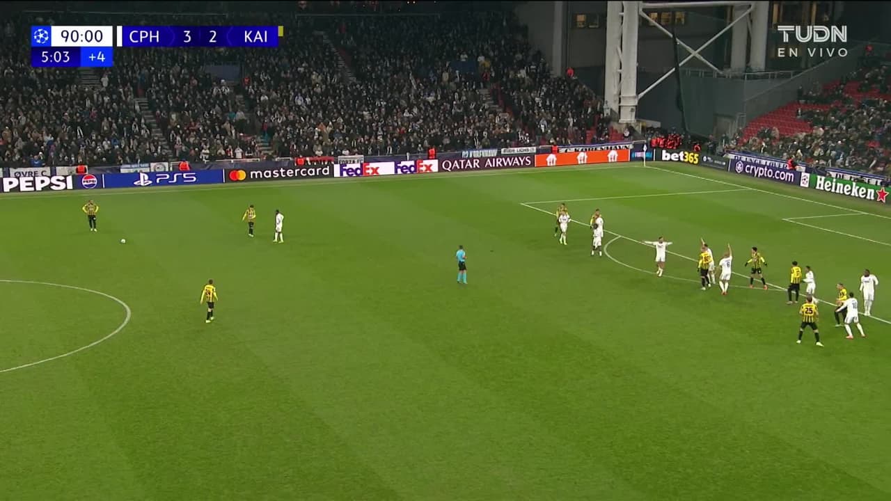 ¡TIRO ATAJADO! disparo por Egor Sorokin.