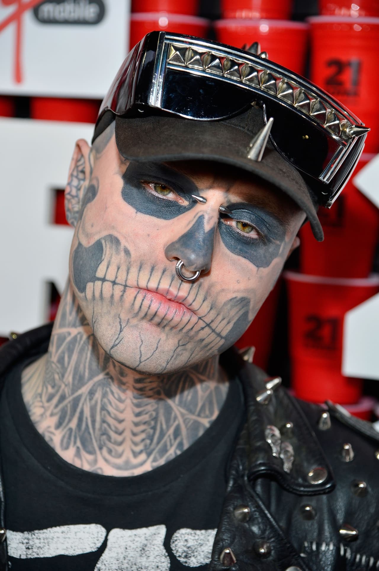 A través de Facebook, la agencia para la que el canadiense trabajaba, señaló en un comunicado: "Zombie Boy fue amado por todos los que tuvieron la oportunidad de conocerlo (...) Gracias ZB por todos los hermosos momentos en tu compañía y por tu radiante sonrisa".
