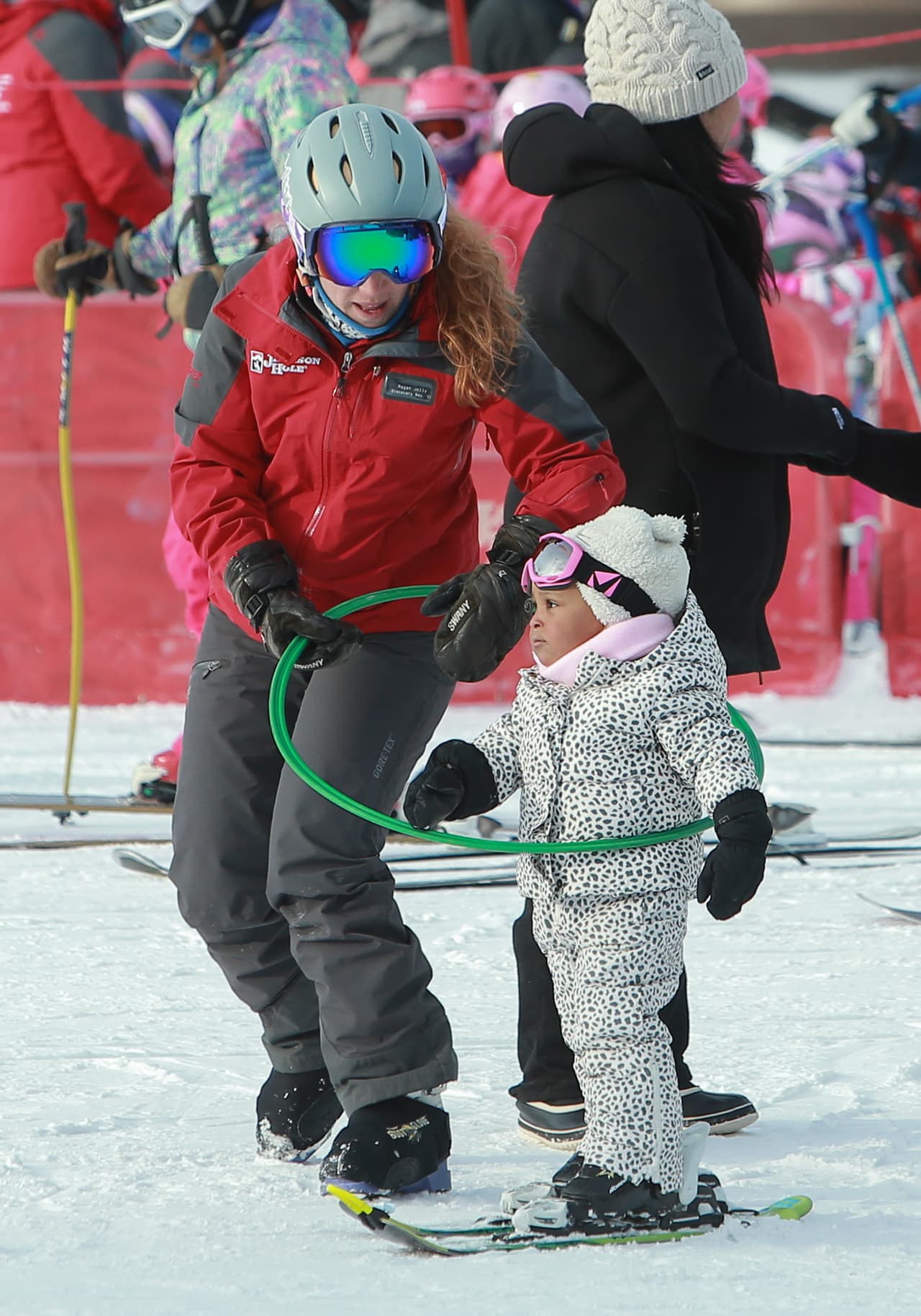 Aquí dando sus primeros pasitos en la nieve.