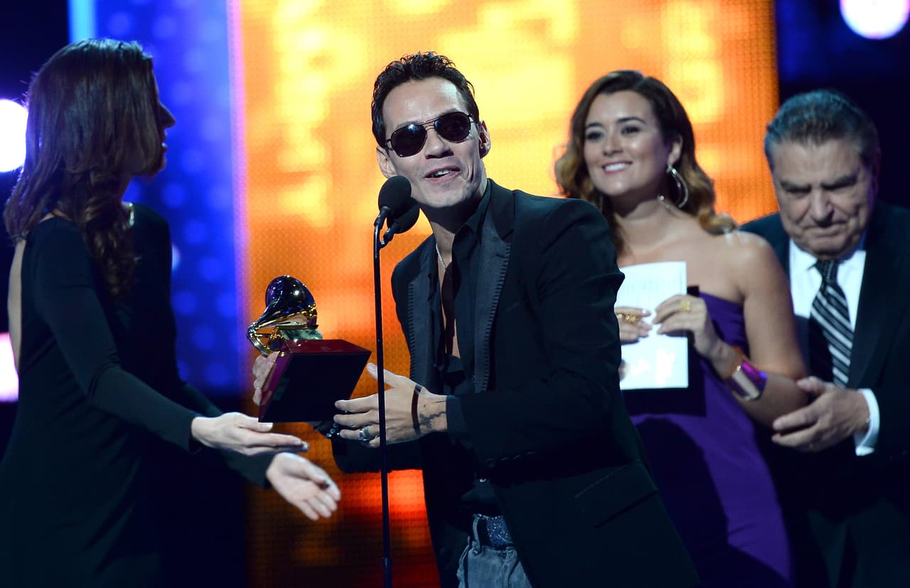 Tras cuatro ediciones sin recibir un premio, finalmente en el 2013, teniendo como marco el Mandalay Bay Events Center, de Las Vegas, en Nevada, Marc subió al escenario para recibir su megáfono en la categoría Mejor Grabación del Año por ‘Vivir mi Vida’. También deleitó a los presentes y los puso a bailar con su interpretación de este tema.