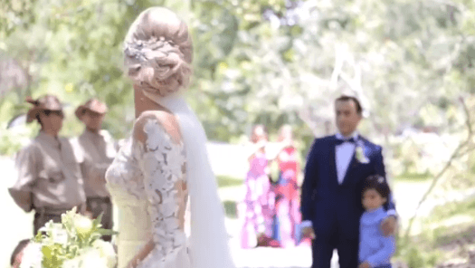 En la publicación realizada por Karla se puede leer: "Por nuestro primer año que parece que fue ayer, por todos los momentos que se quedan guardados en el corazón y sobre todo por la persona que los hace realidad.".