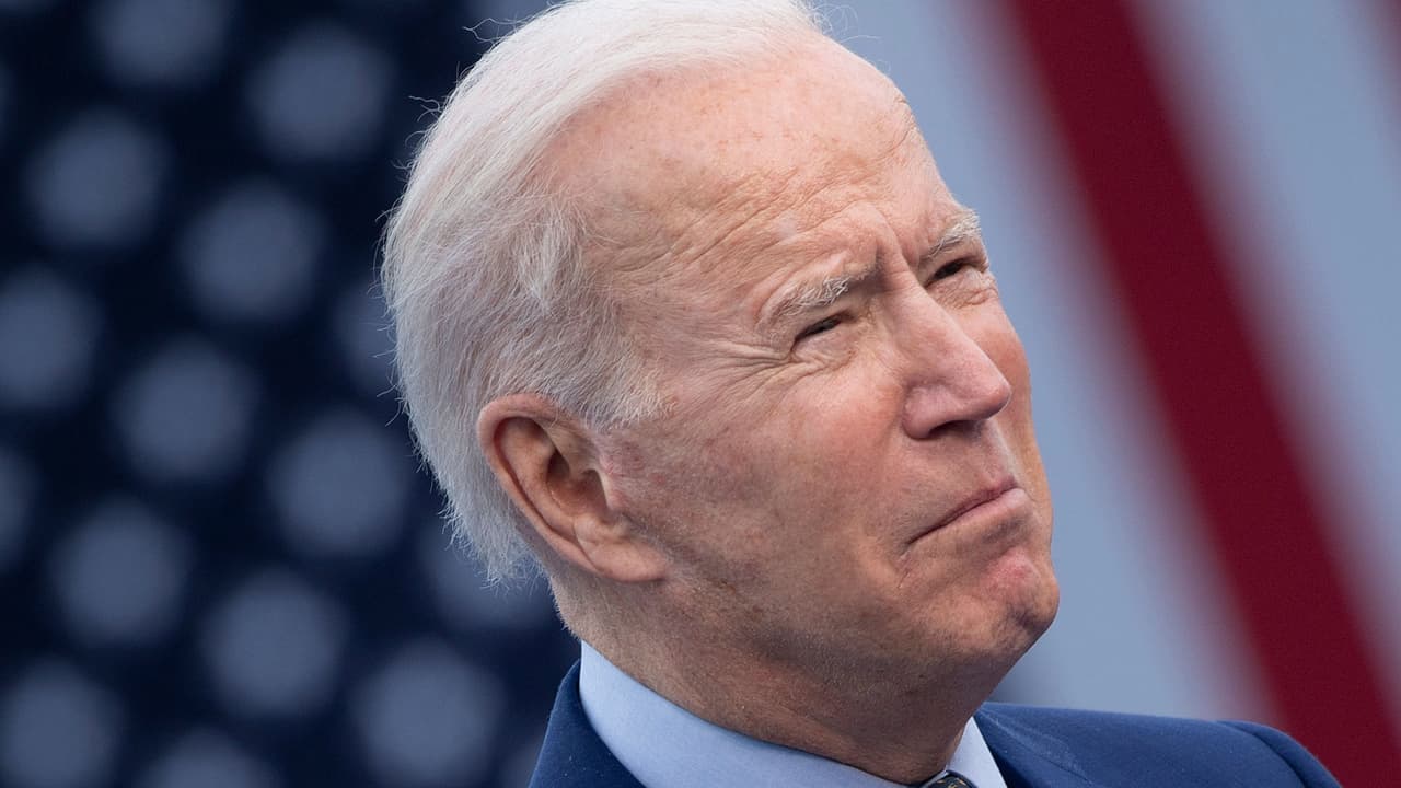 Trabajadores podrían tener licencias por enfermedad o hijo de hasta 12 semanas pagas bajo propuesta de Biden
