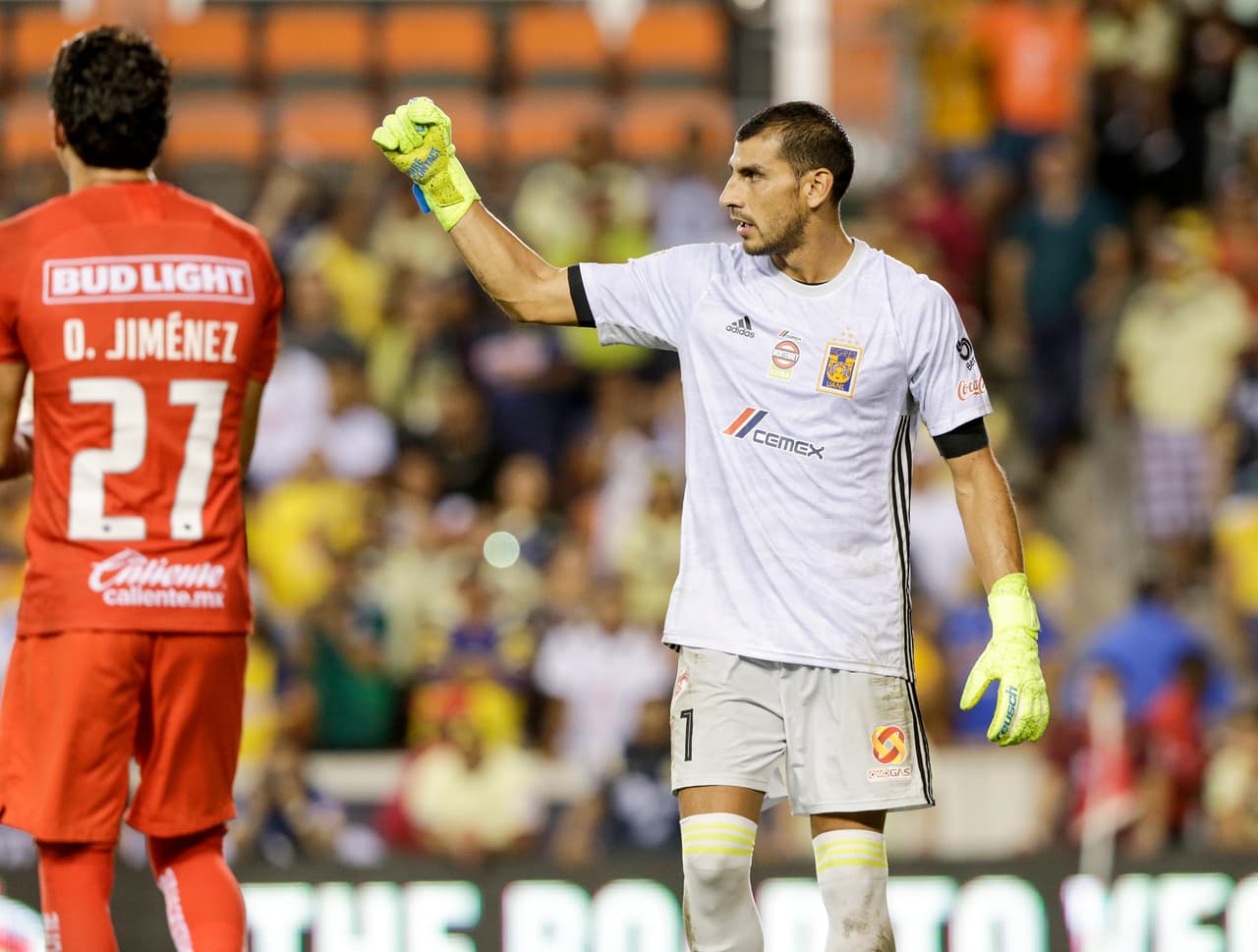En la portería el mejor valorado, con 79, es Nahuel Guzmán. El argentino ha demostrado grandes cualidades y defenderá bien tu arco. También están Barovero o Jonathan Orozco.
