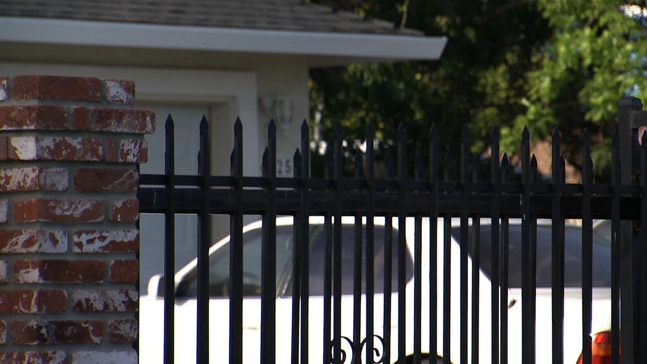 De Echeverría se sabe que sufre de depreción y tiene pensamientos suicidas, según reportaron sus familiares.