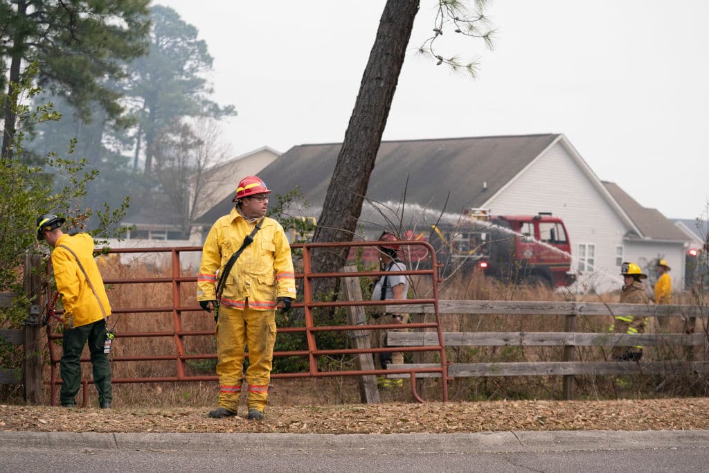 Las condiciones secas han propagado las llamas convirtiéndose en una amenaza potente para miles de personas.