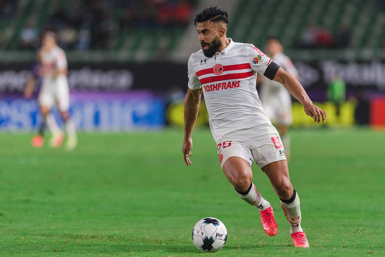 Pero al 68’ y con la presión de Toluca, Alexis Canelo logró el tanto del empate con potente disparo.