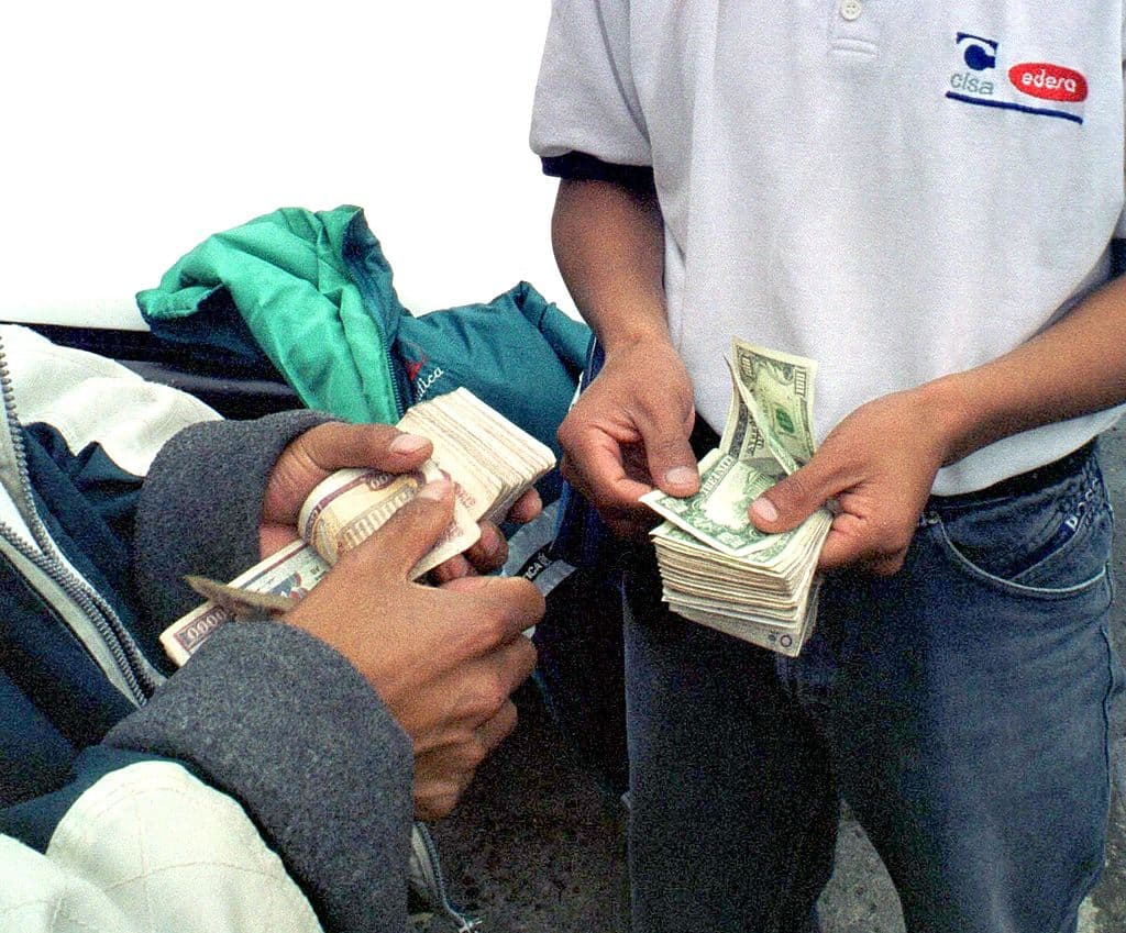 <b>8.</b> 
<b>Ecuador.</b> En 2020 llegaron 
<b>$3,300 millones a la nación</b>. Muchos migrantes del país se encuentran en Europa, en particular en España.