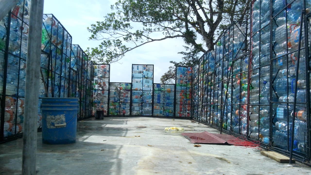 Para Bezeau lo más difícil ha sido lograr la infraestructura para poder construir muchas viviendas. “Tengo un terreno de 33 hectáreas, y muchas casas se pueden construir en mi pueblo pero la restricción es la financiación”, añadió.