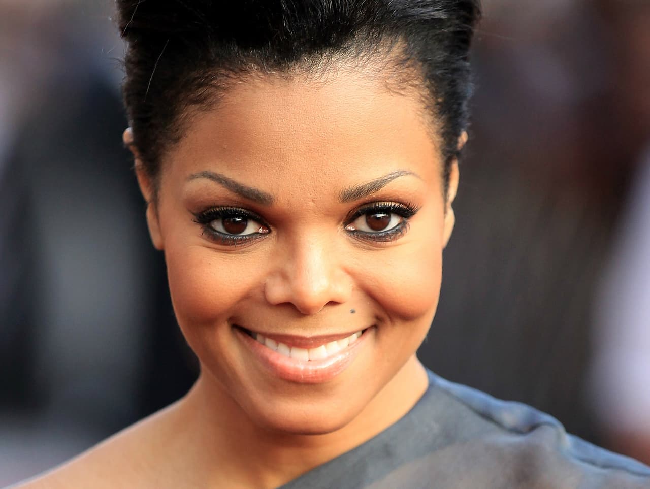 <u><a href="http://www.univision.com/noticias/embarazo/son-los-50-la-nueva-edad-para-ser-madre-janet-jackson-dice-que-si">La cantante Janet Jackson</a></u> anunció en octubre este año que va a ser madre a los 50 años. Aunque los embarazos después de esta edad se han incrementado significativamente gracias a los avances en las técnicas de reproducción asistida, 
<b>el anuncio no dejó de causar sorpresa</b>. “Agradecemos a Dios por nuestras bendiciones”, dijo a sus seguidores.