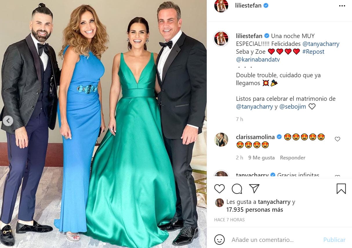 La Flaca llegó enfundada en un impresionante tono azul con el que 
<b><a href="https://www.instagram.com/p/CSTW0XUrd_W/" target="_blank">posó al lado de otros grandes amigos</a></b>: Jomari Goyso, Karina Banda y su marido, Carlos Ponce. 
<br>