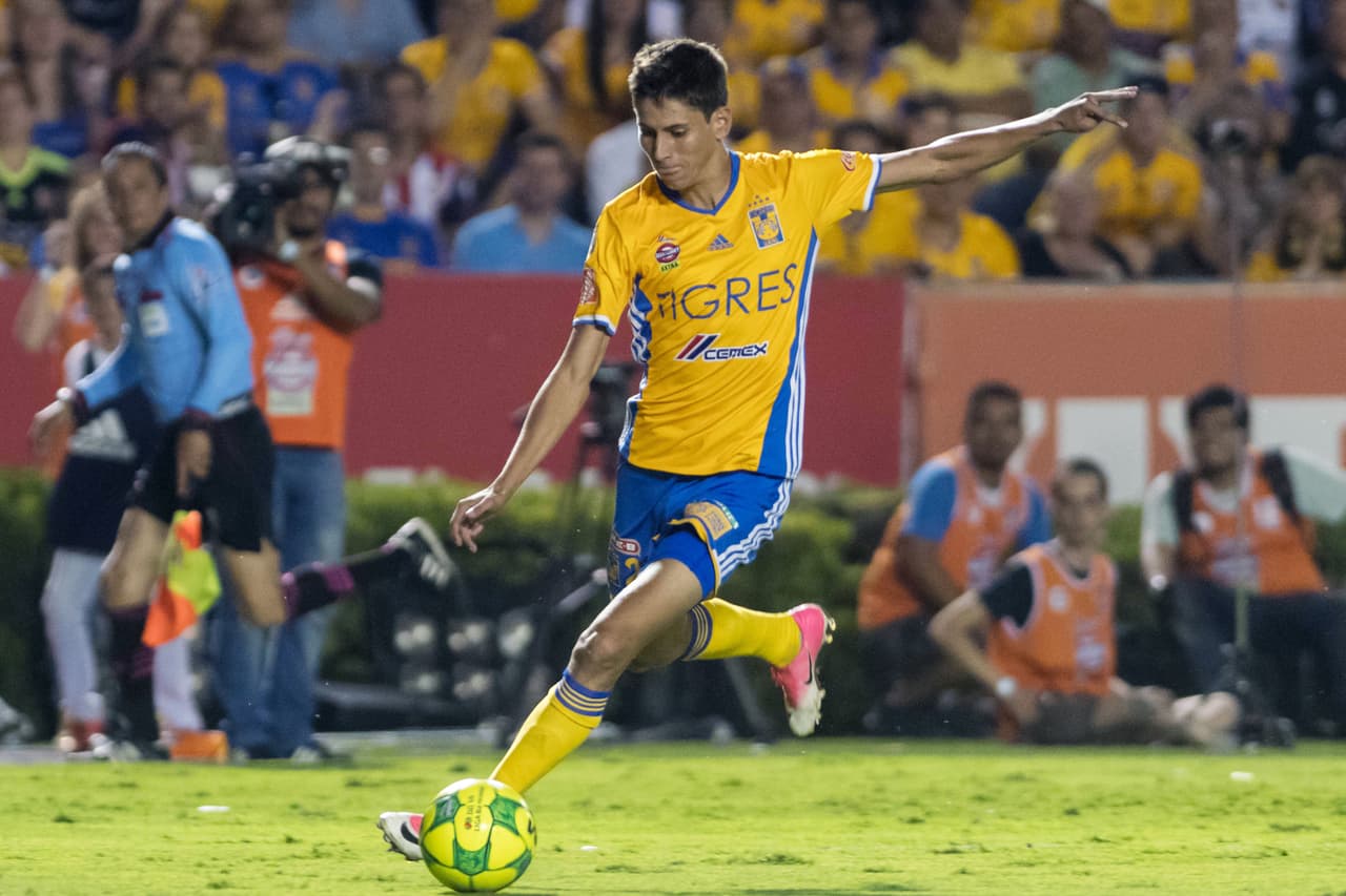 Tras lucir con el cuadro regiomontano, Damm no tardó en llegar a la selección ya que su primer convocatoria llegó el 18 de marzo de 2015.