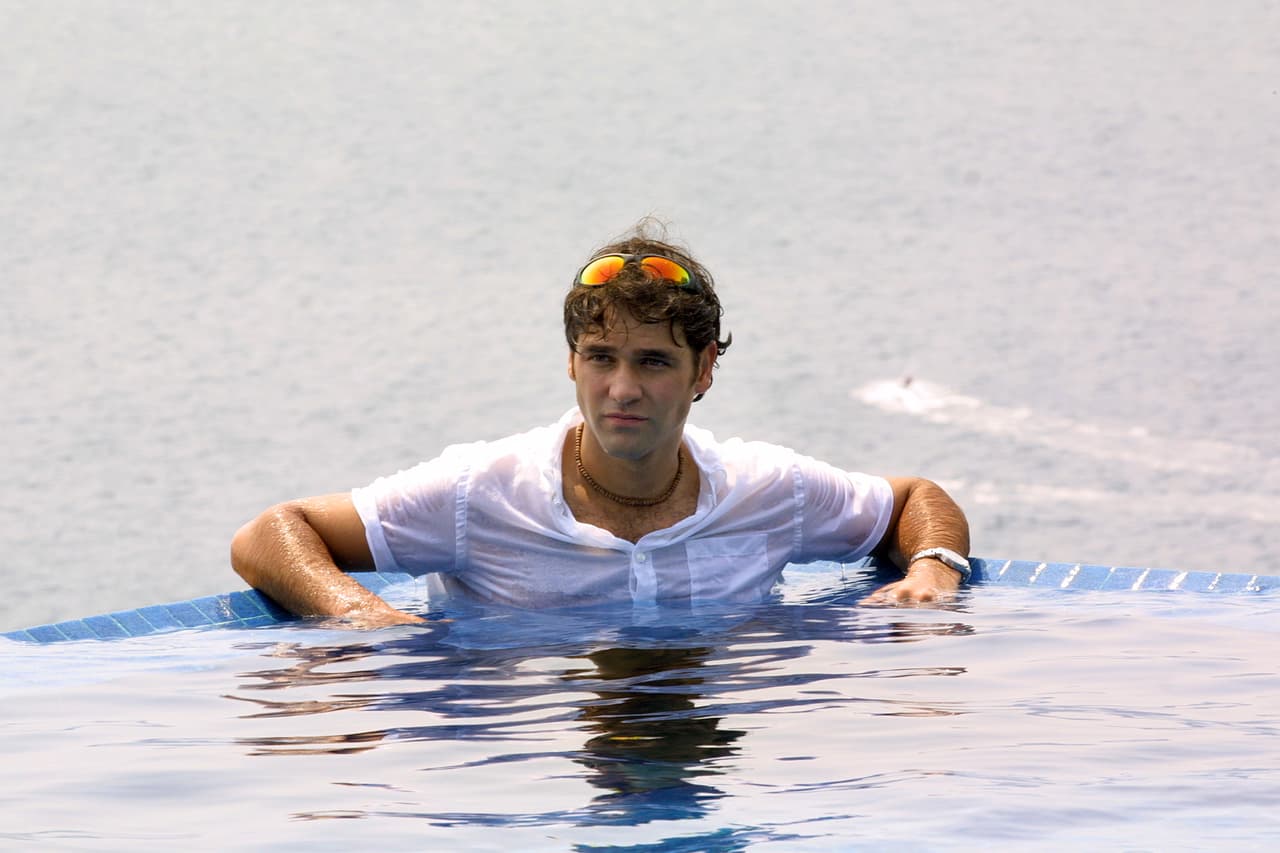 En la historia, Giovanna y Marina son dos amigas inseparables que logran superar la diferencia social en que viven. En el umbral de sus XV años, se enfrentan al amor de sus respectivas parejas: León Baldomero e Imanol Jáuregui Tasso.